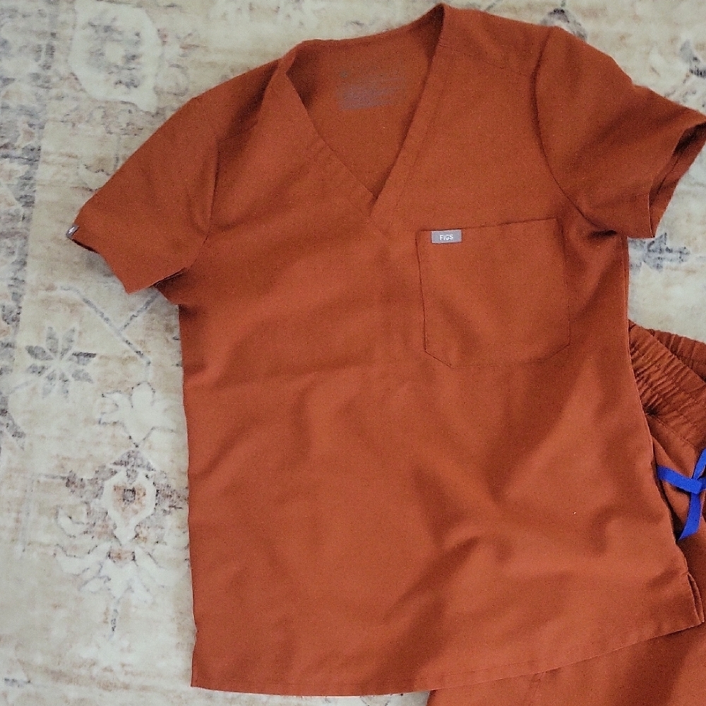 Figs Rust Scrub Set - Picture 2 of 3